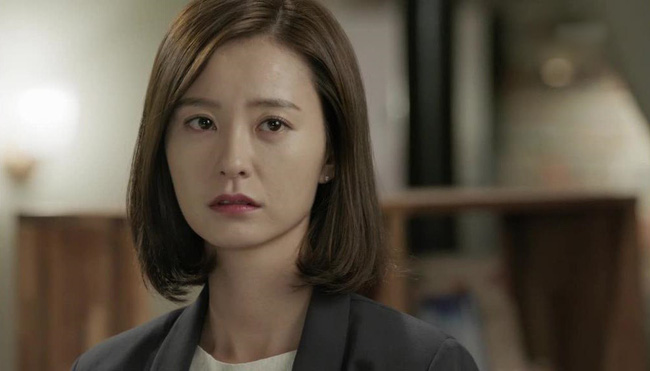 Thấy mẹ không cho vợ về nhà ngoại chơi cuối tuần, con trai hỏi ngược một câu khiến bà im lặng