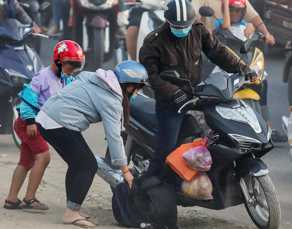 Cửa ngõ Sài Gòn ùn tắc vì người dân trở về sau dịp lễ