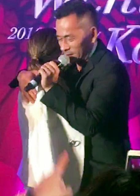 Mỹ nữ nóng bỏng chấp nhận làm máy đẻ giữ chân tỷ phú sòng bạc nhưng lại nhận trái đắng