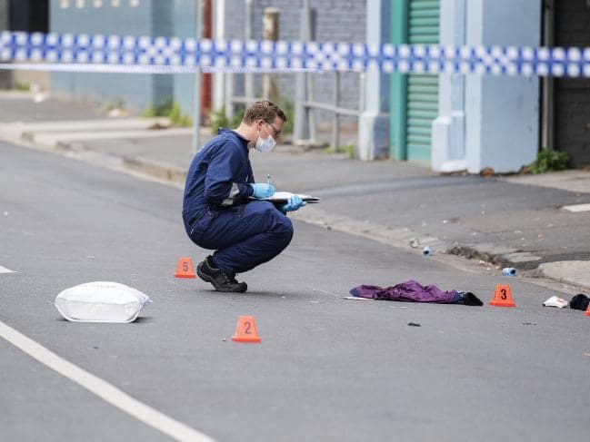 Nổ súng bên ngoài câu lạc bộ ban đêm, hai người nguy kịch