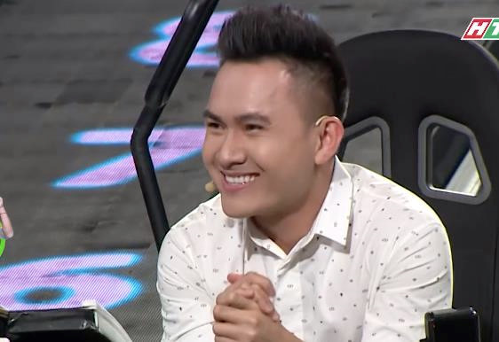 Con trai Hoài Linh về nước, lần đầu chơi game show cùng Trường Giang