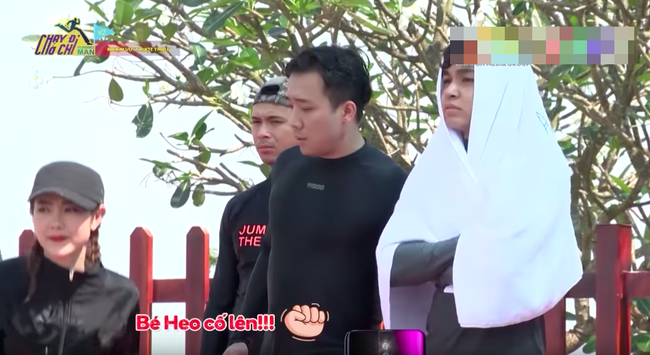 Không chỉ lộn nhào ở sàn catwalk đâu, Minh Hằng cũng vừa có cú phi người kinh điển tại Running Man Không chỉ lộn nhào ở sàn catwalk đâu, Minh Hằng cũng vừa có cú phi người kinh điển tại Running Man