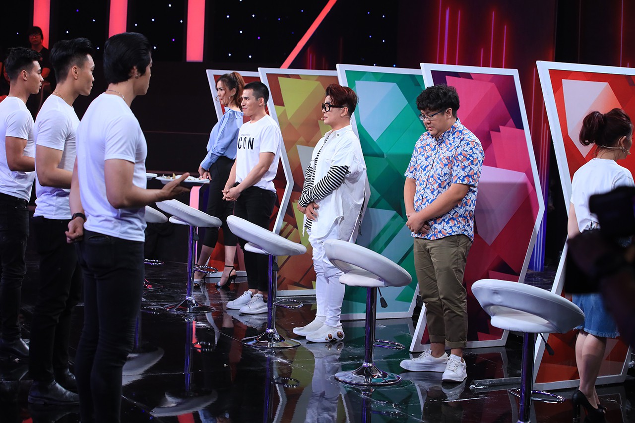 Trường Giang chơi khăm dàn sao tham gia chương trình Siêu bất ngờ