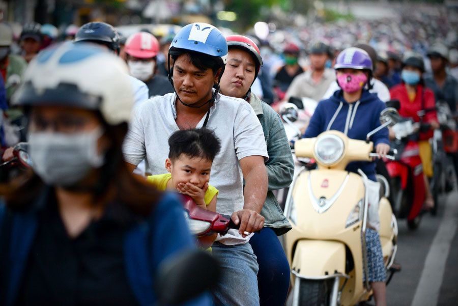 Sài Gòn kẹt xe tứ bề, dân ngao ngán cực đỉnh