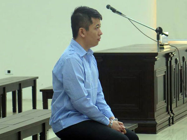 Đại gia vung tay sắm biệt thự, siêu xe bằng tiền lừa đảo