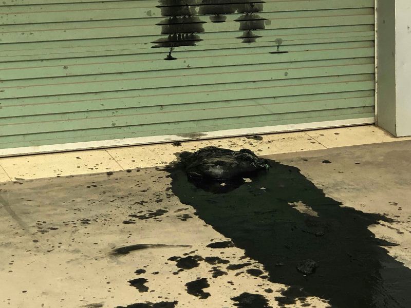 Công ty ở Hải Phòng bị đổ cả xô chất bẩn dằn mặt