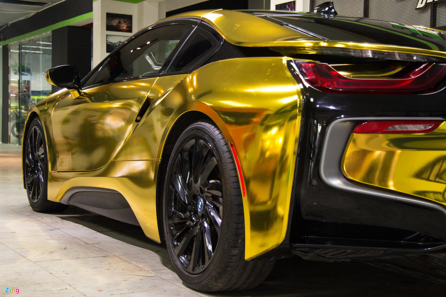 Ngắm BMW i8 mạ vàng của dân chơi Sài Gòn