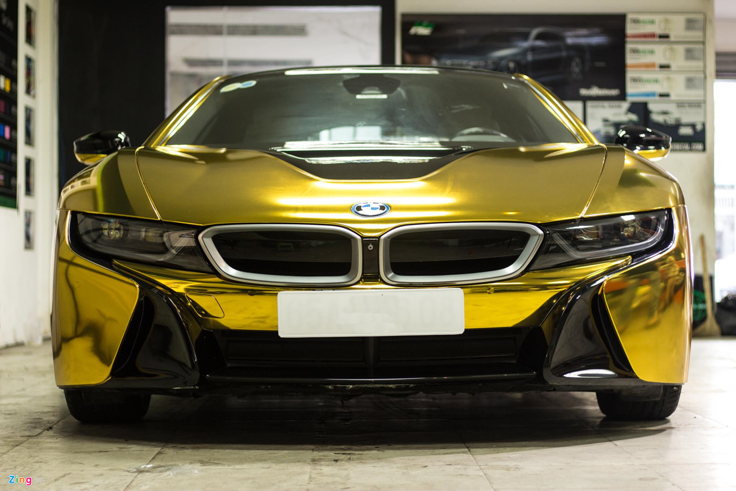 Ngắm BMW i8 mạ vàng của dân chơi Sài Gòn