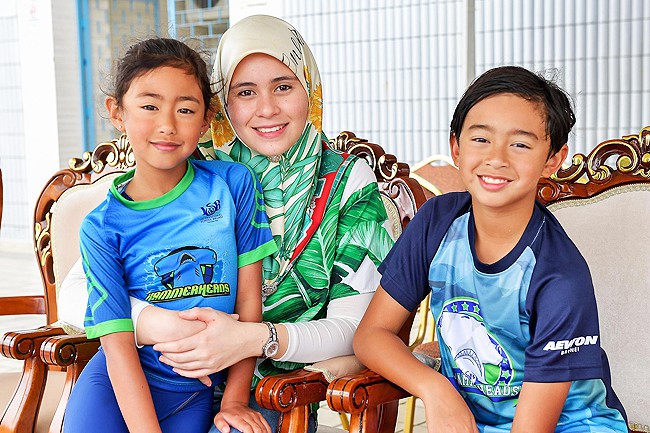 Điều ít biết về người nắm giữ trái tim Thái tử giàu có bậc nhất châu Á: 17 tuổi đã kết hôn, sinh 4 con vẫn được chồng yêu chiều hết mực