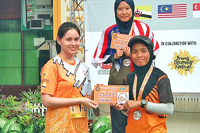 Điều ít biết về người nắm giữ trái tim Thái tử giàu có bậc nhất châu Á: 17 tuổi đã kết hôn, sinh 4 con vẫn được chồng yêu chiều hết mực