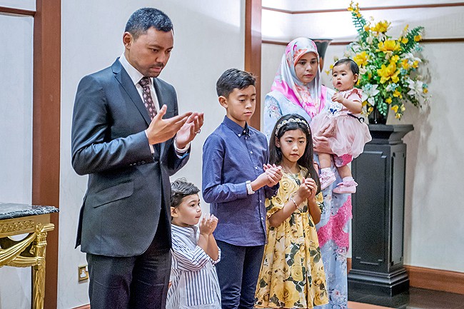 Điều ít biết về người nắm giữ trái tim Thái tử giàu có bậc nhất châu Á: 17 tuổi đã kết hôn, sinh 4 con vẫn được chồng yêu chiều hết mực