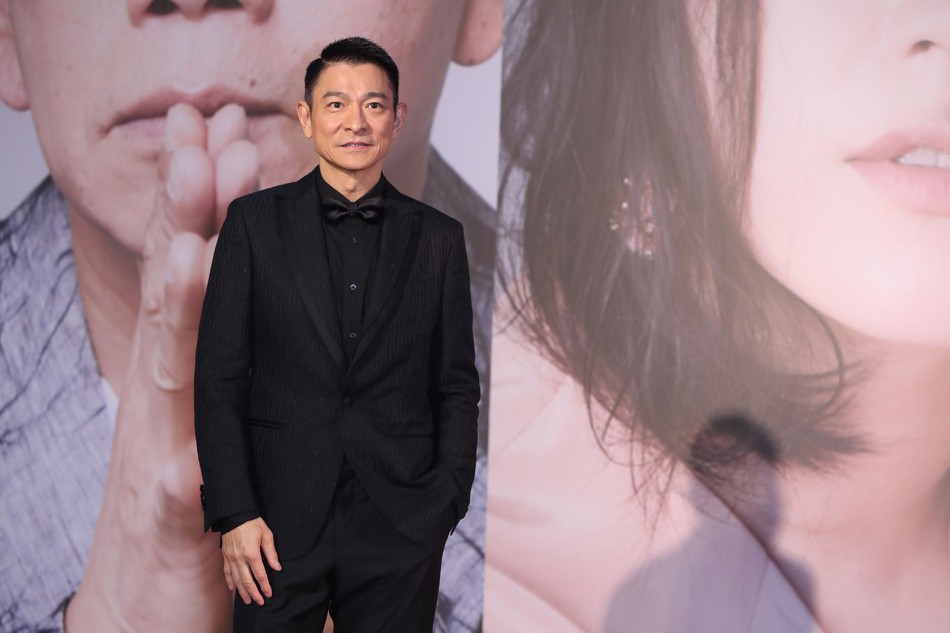 Lễ trao giải Kim Tượng: Song Hye Kyo bị chê hơi dừ, Hồ Định Hân ra sức chặt chém dàn mỹ nhân khoe body hết cỡ Lễ trao giải Kim Tượng: Song Hye Kyo bị chê hơi dừ, Hồ Định Hân ra sức chặt chém dàn mỹ nhân khoe body hết cỡ