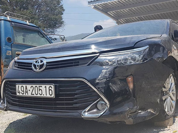 Vụ xe chở thẩm phán gây tai nạn rồi bỏ chạy: Không khởi tố có đúng luật?