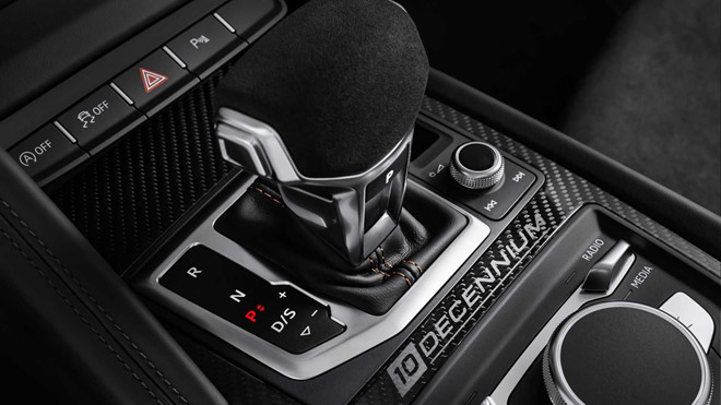 Audi R8 V10 Decennium dùng động cơ giống Lamborghini Huracan Audi R8 V10 Decennium dùng động cơ giống Lamborghini Huracan