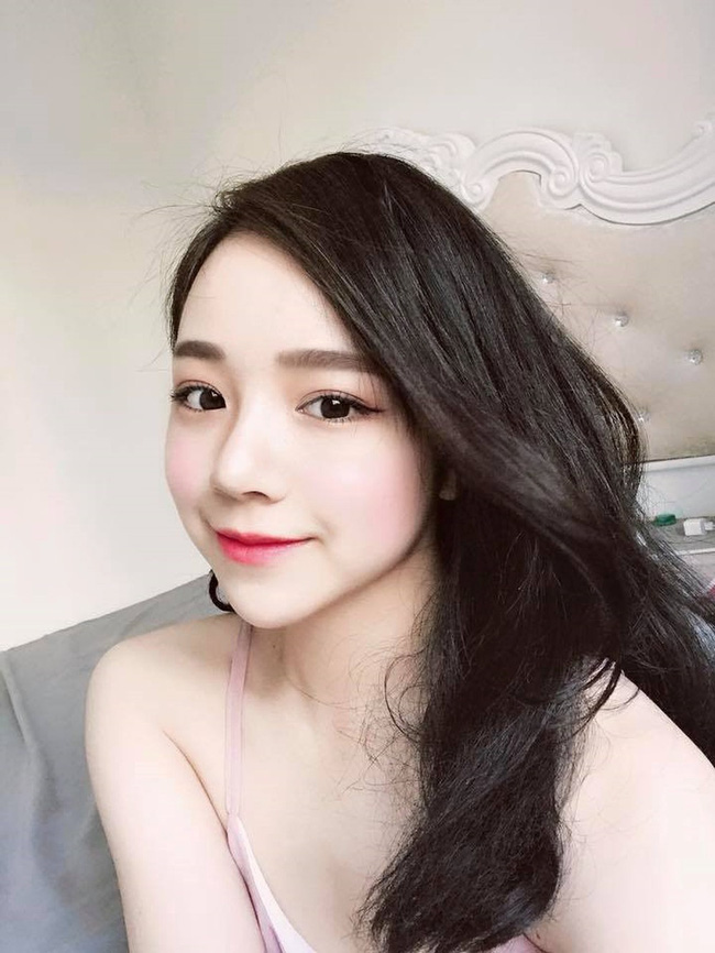 Sau một năm, dàn hot girl World Cup 2018: Người đang là tâm điểm thị phi, người ở ẩn chẳng mặn mà khoe thân Sau một năm, dàn hot girl World Cup 2018: Người đang là tâm điểm thị phi, người ở ẩn chẳng mặn mà khoe thân