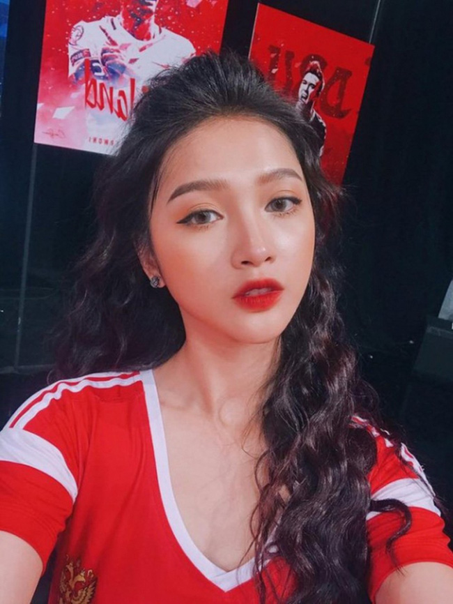 Sau một năm, dàn hot girl World Cup 2018: Người đang là tâm điểm thị phi, người ở ẩn chẳng mặn mà khoe thân Sau một năm, dàn hot girl World Cup 2018: Người đang là tâm điểm thị phi, người ở ẩn chẳng mặn mà khoe thân