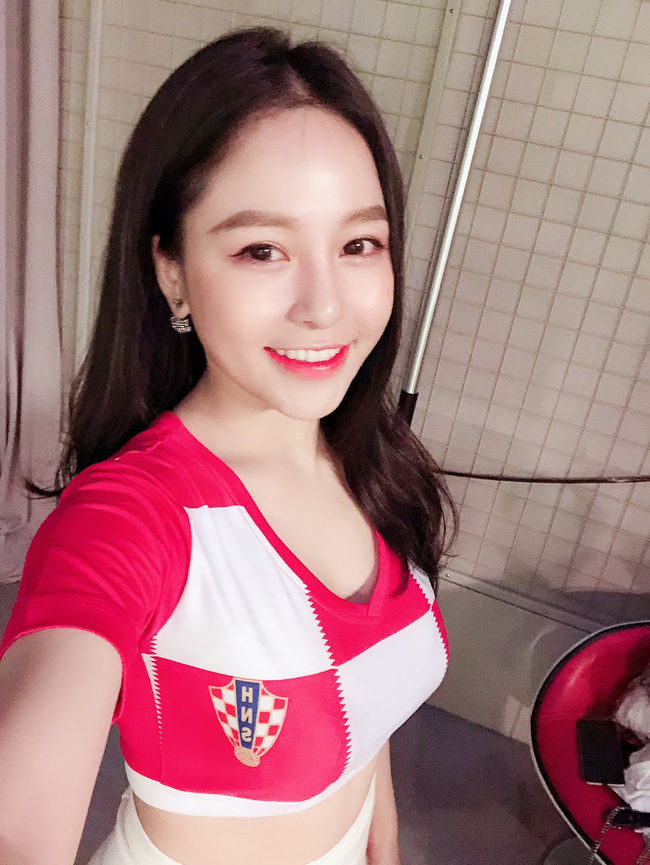 Sau một năm, dàn hot girl World Cup 2018: Người đang là tâm điểm thị phi, người ở ẩn chẳng mặn mà khoe thân Sau một năm, dàn hot girl World Cup 2018: Người đang là tâm điểm thị phi, người ở ẩn chẳng mặn mà khoe thân