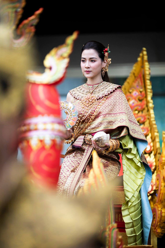 Dân tình náo loạn với nhan sắc cực phẩm của nữ thần Thungsa trong lễ Songkran 2019 tại Thái Lan Dân tình náo loạn với nhan sắc cực phẩm của nữ thần Thungsa trong lễ Songkran 2019 tại Thái Lan