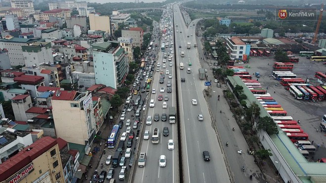 Vành đai 3 ùn tắc dài hàng km, cửa ngõ phía nam Thủ đô chật kín ngày cuối cùng kỳ nghỉ lễ Vành đai 3 ùn tắc dài hàng km, cửa ngõ phía nam Thủ đô chật kín ngày cuối cùng kỳ nghỉ lễ