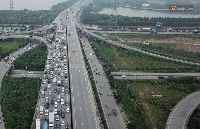 Vành đai 3 ùn tắc dài hàng km, cửa ngõ phía nam Thủ đô chật kín ngày cuối cùng kỳ nghỉ lễ