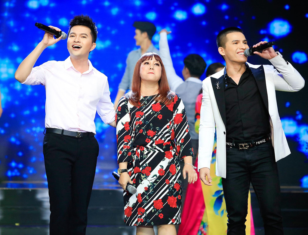 Quỳnh Hương khóc trong vòng tay khán giả, chia tay Thay lời muốn nói