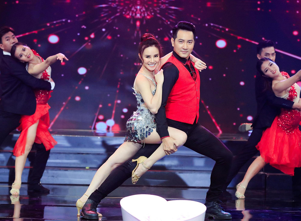 Quỳnh Hương khóc trong vòng tay khán giả, chia tay Thay lời muốn nói