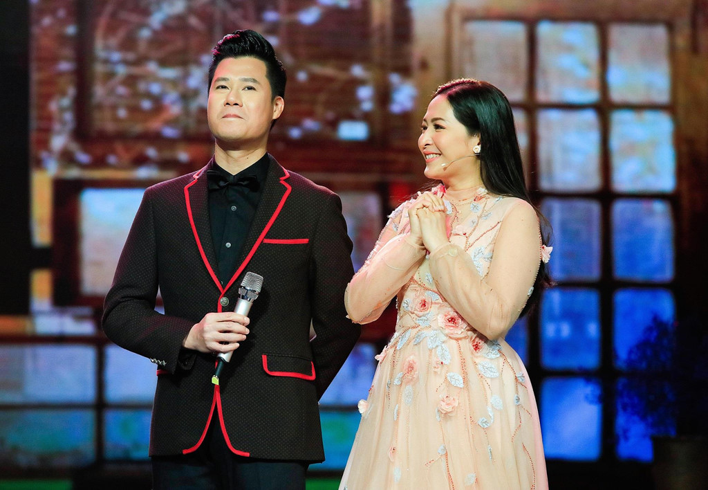 Quỳnh Hương khóc trong vòng tay khán giả, chia tay Thay lời muốn nói