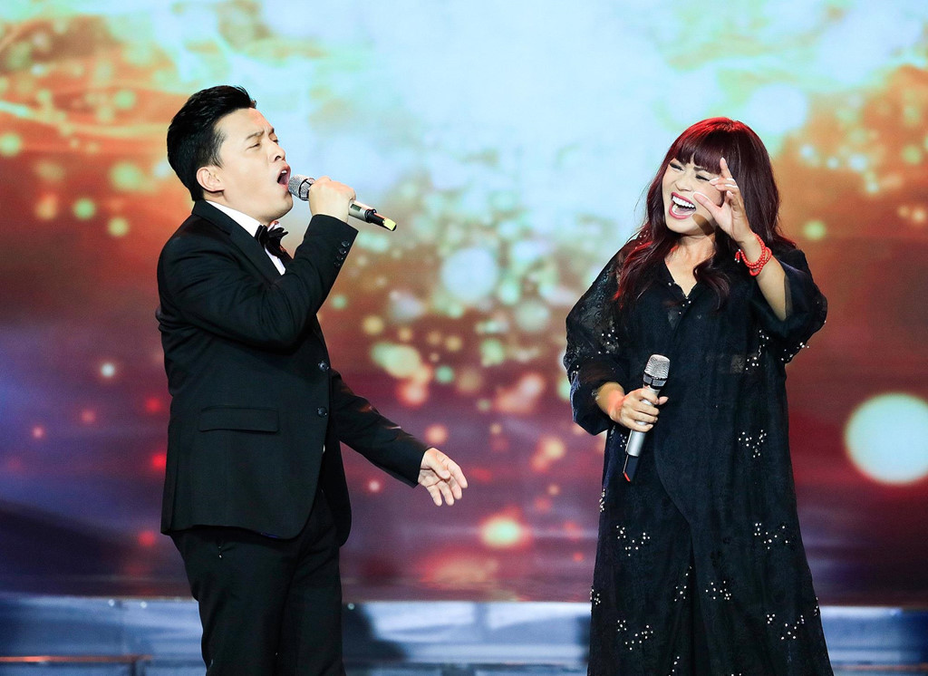 Quỳnh Hương khóc trong vòng tay khán giả, chia tay Thay lời muốn nói