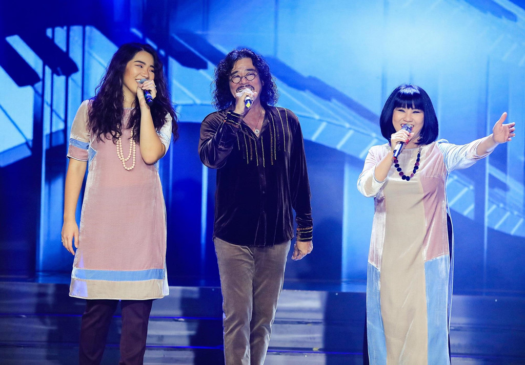 Quỳnh Hương khóc trong vòng tay khán giả, chia tay Thay lời muốn nói