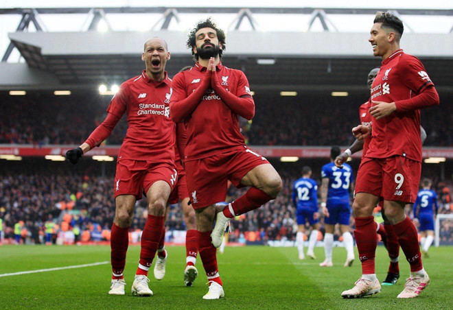 Mạng xã hội dậy sóng với pha ăn vạ của Mohamed Salah Mạng xã hội dậy sóng với pha ăn vạ của Mohamed Salah