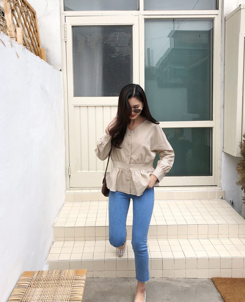 Cứ bình tĩnh mà giảm cân, và cũng không cần hút mỡ bụng vì chị em đã có 5 kiểu áo giấu bụng lớn tuyệt đỉnh này Cứ bình tĩnh mà giảm cân, và cũng không cần hút mỡ bụng vì chị em đã có 5 kiểu áo giấu bụng lớn tuyệt đỉnh này