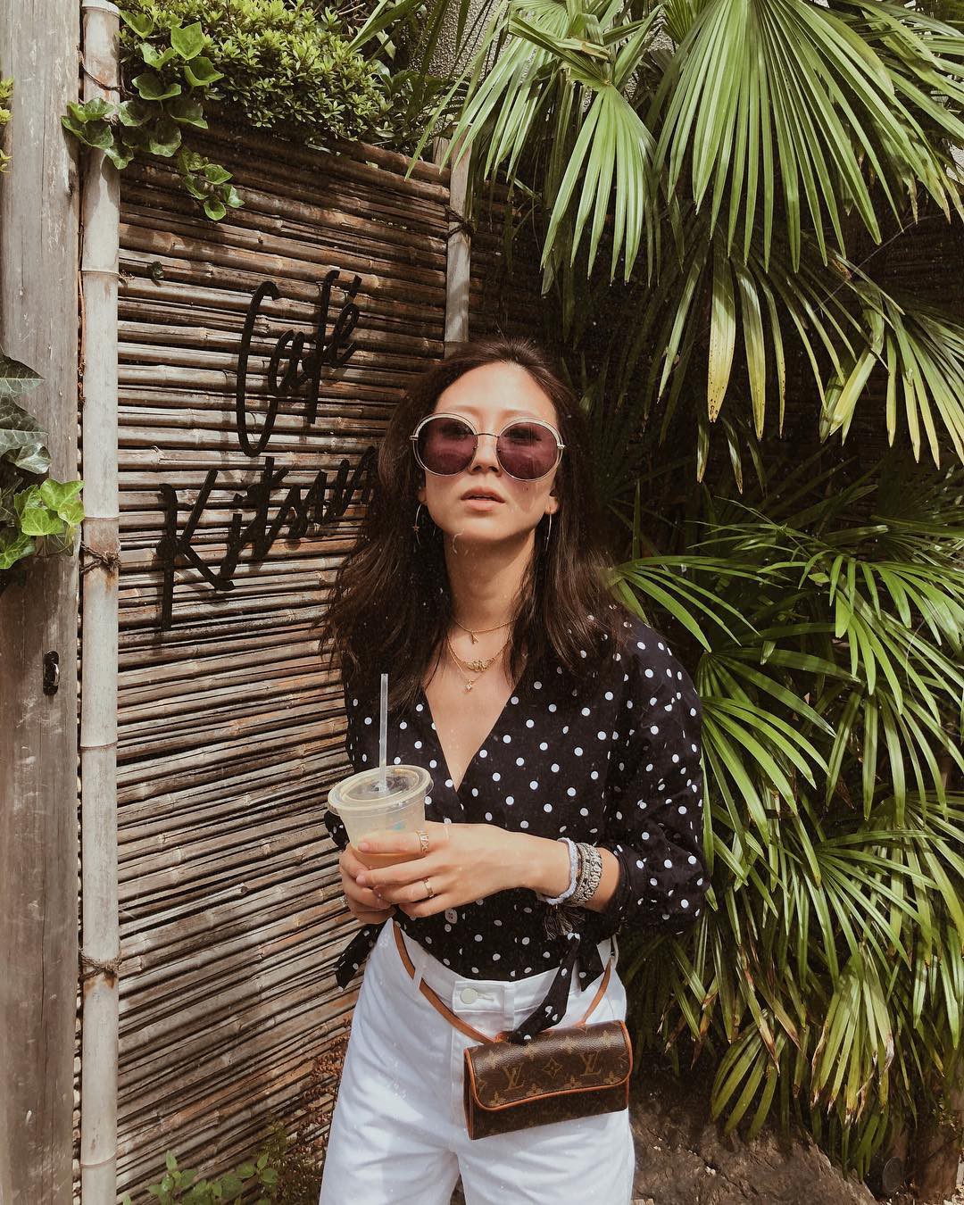 Cứ bình tĩnh mà giảm cân, và cũng không cần hút mỡ bụng vì chị em đã có 5 kiểu áo giấu bụng lớn tuyệt đỉnh này Cứ bình tĩnh mà giảm cân, và cũng không cần hút mỡ bụng vì chị em đã có 5 kiểu áo giấu bụng lớn tuyệt đỉnh này