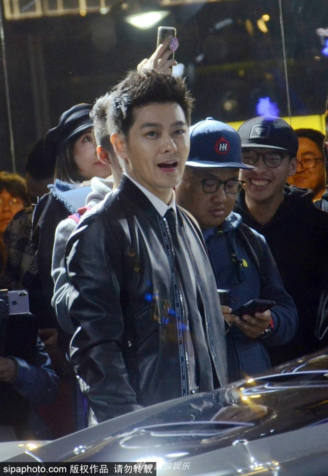 48 tuổi không khác gì 28, có lẽ đây là mỹ nam sở hữu vẻ đẹp ma cà rồng đỉnh cao nhất Cbiz