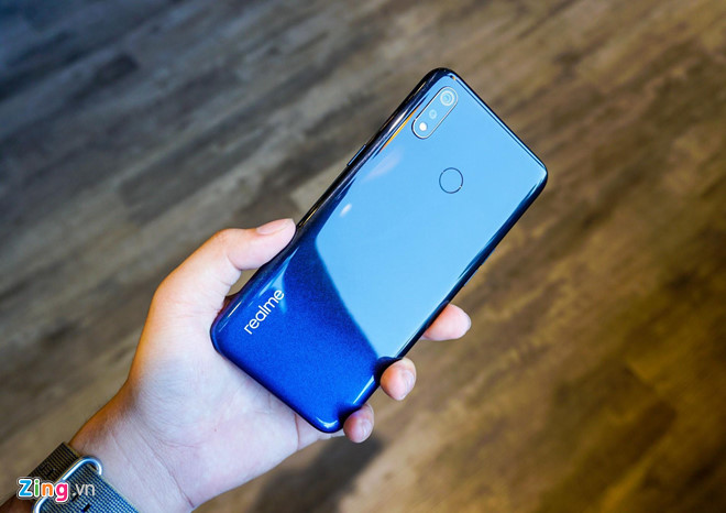 Loạt smartphone pin trâu, giá dưới 5 triệu đồng đang bán tại VN