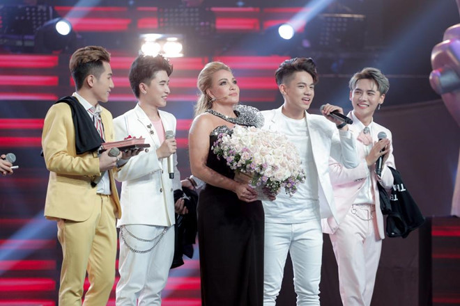 Tập 1 Giọng hát Việt: Nhạt nhòa, HLV lười thuyết phục thí sinh