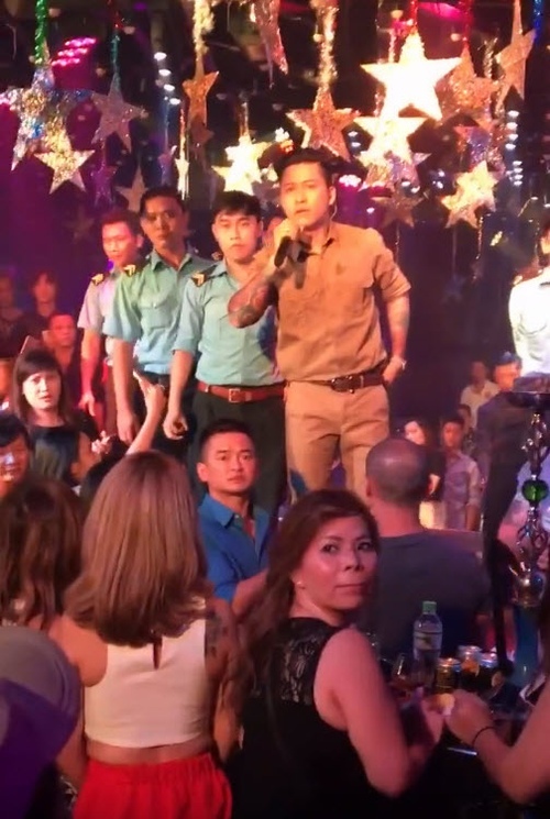 Tuấn Hưng chính thức lên tiếng khi bị nghi ngờ là nam chính trong clip xô xát trước quán bar