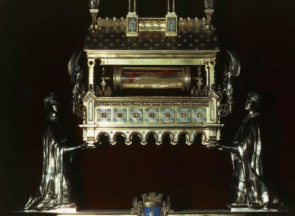 Mão gai, Đinh Thánh và những báu vật vô giá của Nhà thờ Đức Bà Paris