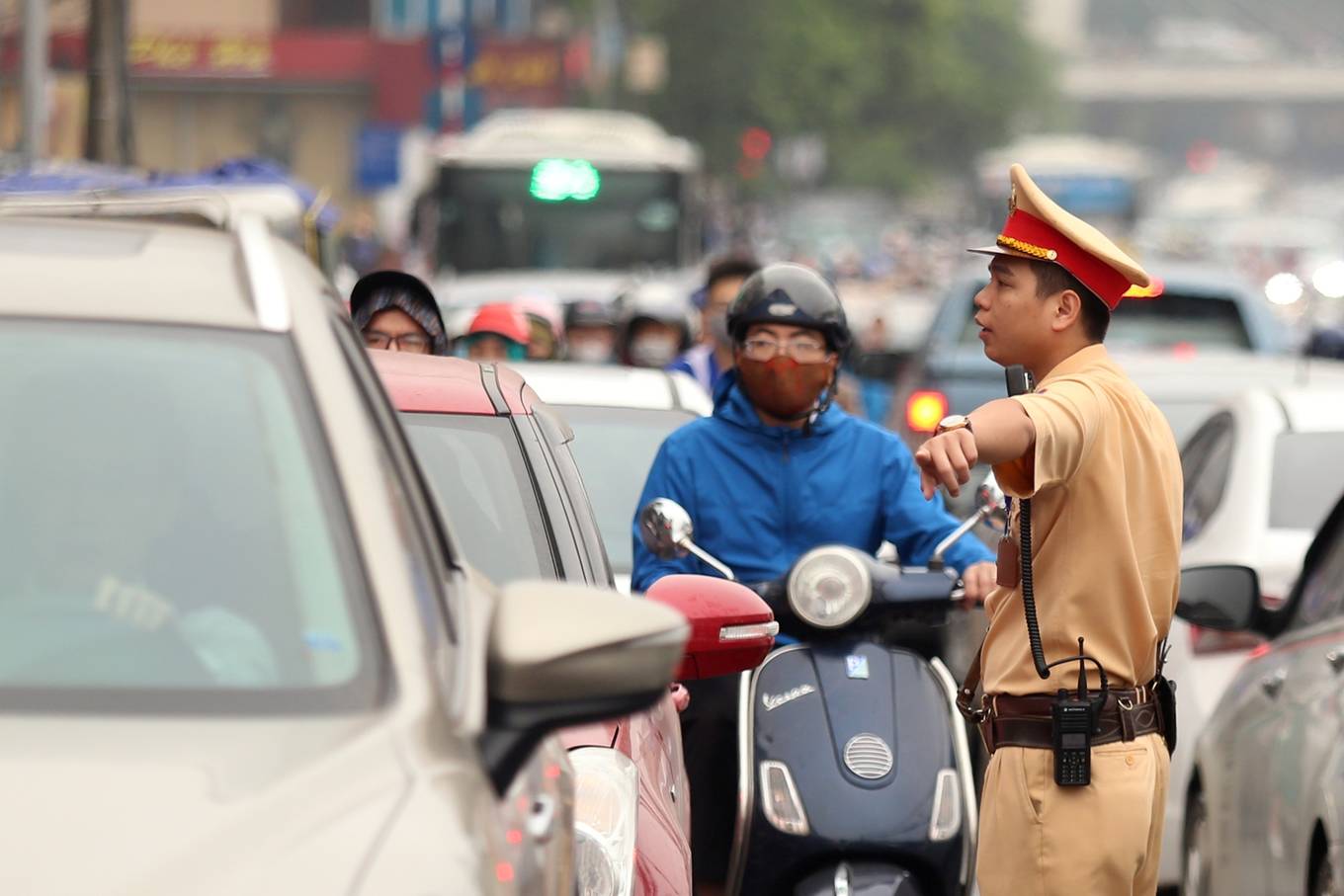 Video ảnh: Đường phố Hà Nội kẹt cứng trong ngày đầu đi làm sau nghỉ lễ