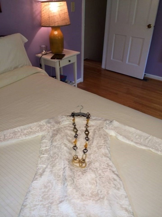 Bỏ hào quang sang Mỹ, Hoa hậu Ngọc Khánh viên mãn sống đời giản dị, trồng nho phụ chồng