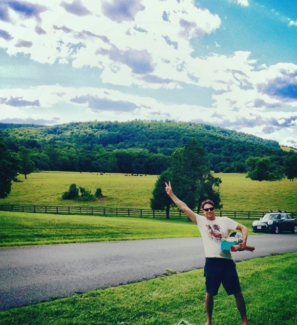 Bỏ hào quang sang Mỹ, Hoa hậu Ngọc Khánh viên mãn sống đời giản dị, trồng nho phụ chồng