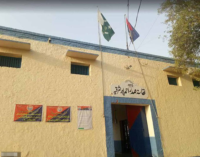 Nạn nhân cưỡng dâm bị cảnh sát hiếp khi đến trình báo