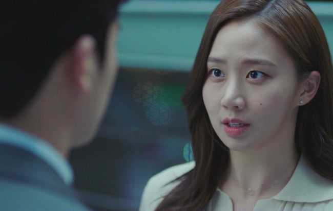 Phát hiện chồng dẫn bồ nhí đi du lịch sang chảnh, vợ chỉ nhắn đúng một tin khiến anh vội vã về nhà luôn