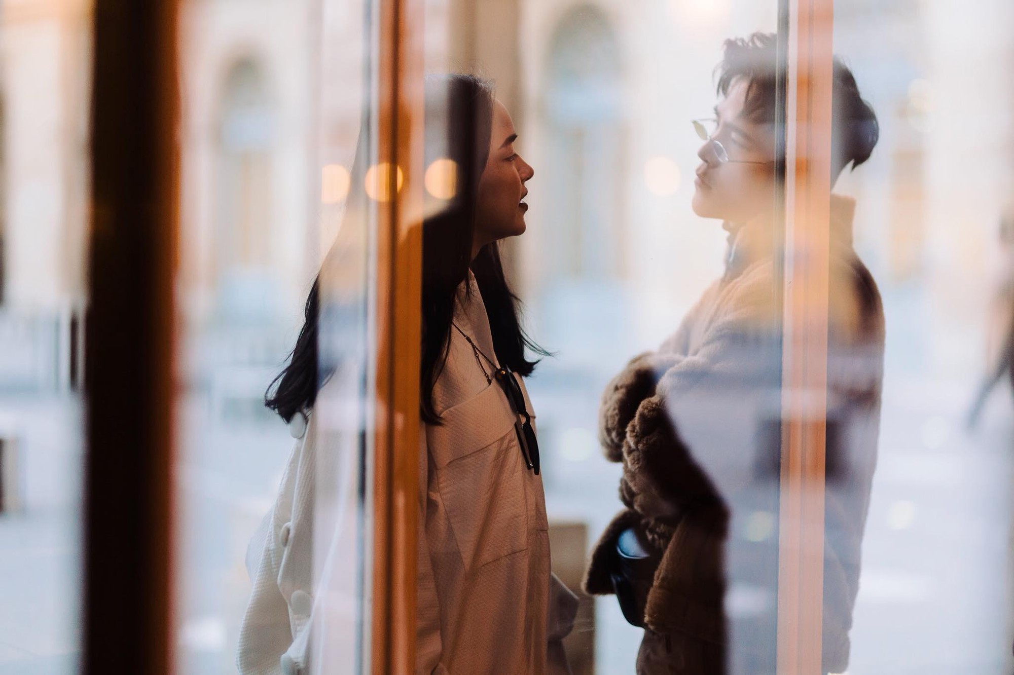 4 năm yêu, vô số cãi vã, vài lần chia tay - Châu Bùi nhắn gửi Decao: Cần gì nữa đâu, cứ nắm tay nhau mà đi lên