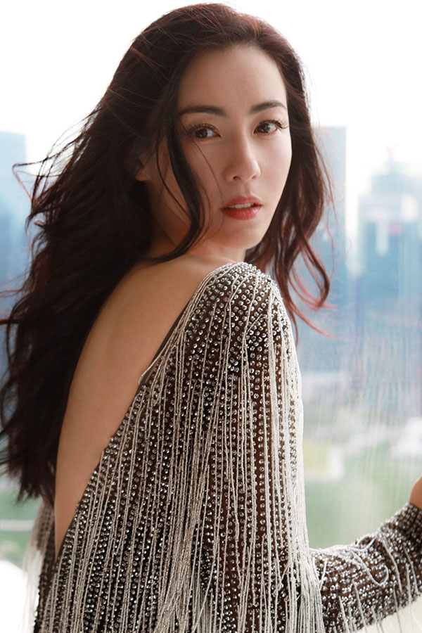 Sau tin đồn ung thư, Trương Bá Chi xuất hiện rạng rỡ, khoe vòng eo con kiến cùng nhan sắc đỉnh cao tại sự kiện