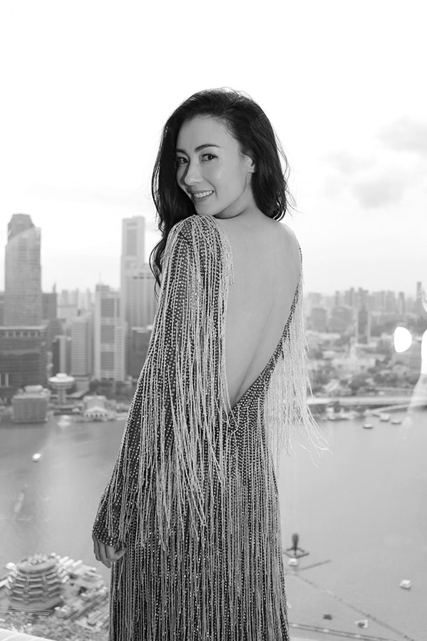 Sau tin đồn ung thư, Trương Bá Chi xuất hiện rạng rỡ, khoe vòng eo con kiến cùng nhan sắc đỉnh cao tại sự kiện