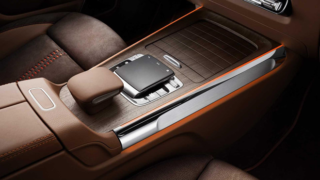 SUV cỡ nhỏ Mercedes-Benz GLB gây bất ngờ với thiết kế 7 chỗ