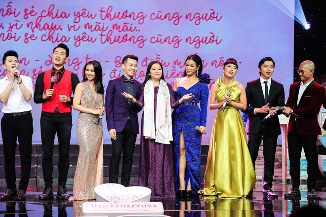 Khép lại 19 năm thanh xuân, MC Quỳnh Hương rơi nước mắt trong số cuối cùng dẫn Thay lời muốn nói