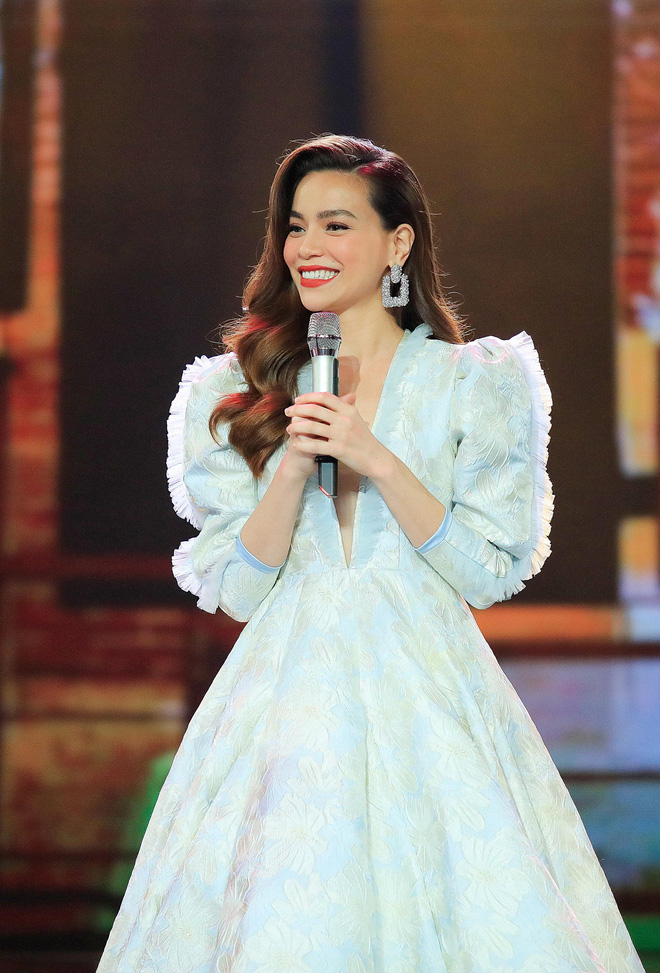 Khép lại 19 năm thanh xuân, MC Quỳnh Hương rơi nước mắt trong số cuối cùng dẫn Thay lời muốn nói