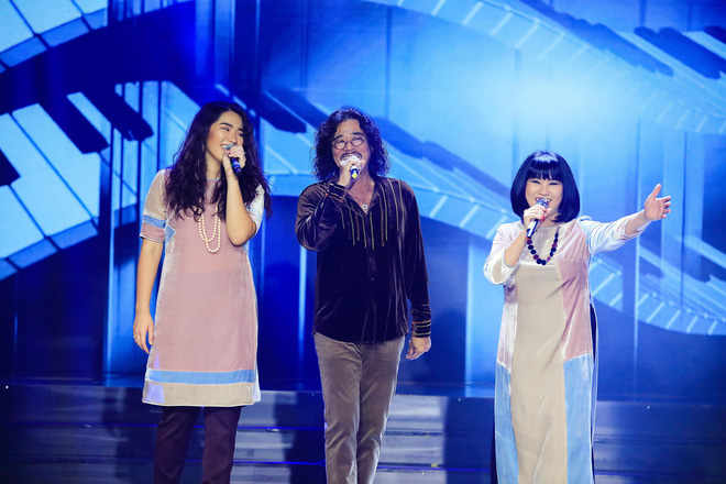 Khép lại 19 năm thanh xuân, MC Quỳnh Hương rơi nước mắt trong số cuối cùng dẫn Thay lời muốn nói