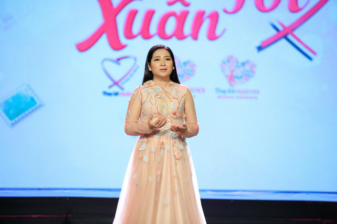 Khép lại 19 năm thanh xuân, MC Quỳnh Hương rơi nước mắt trong số cuối cùng dẫn Thay lời muốn nói